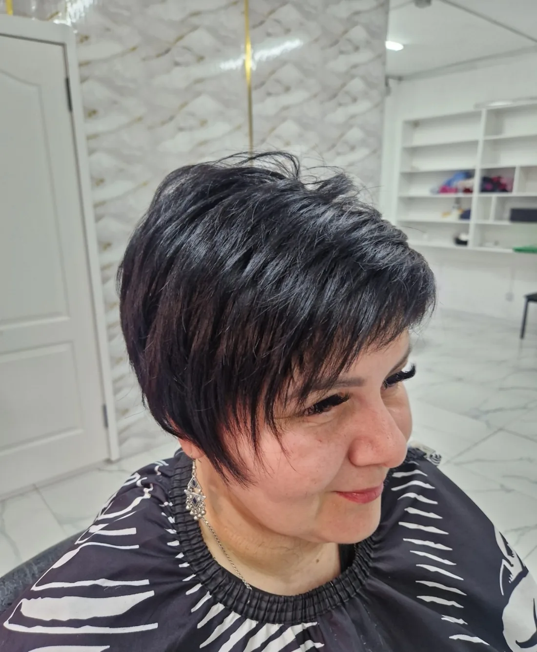Короткая женская стрижка с объёмной формой